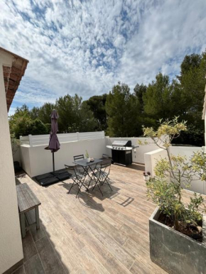 Joli Appartement à proximité du port de carry le rouet
